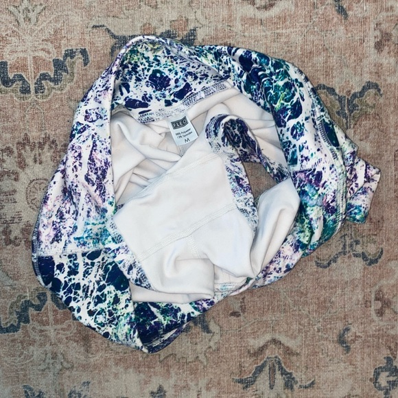 FLEO Shorts - Picture 3 of 3